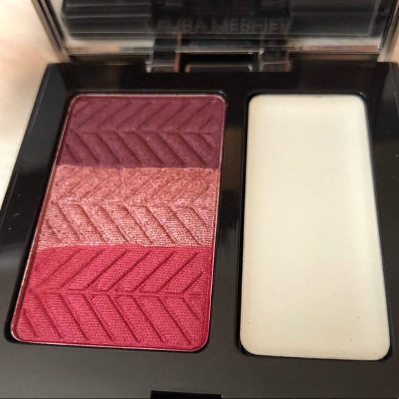 Laura Mercier Velour Lip Powder Collection - Paris - Picture 3 of 3